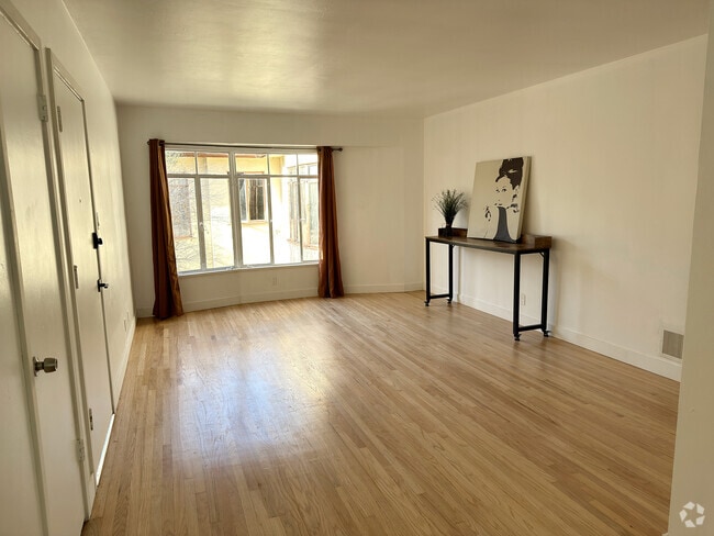 Building Photo - 1001 S Sierra Bonita Ave Rental