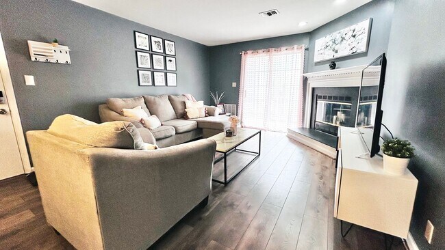 Photo - COZY STAFFORD APARTMENT WITH COMMUNITY POOL Unit 203