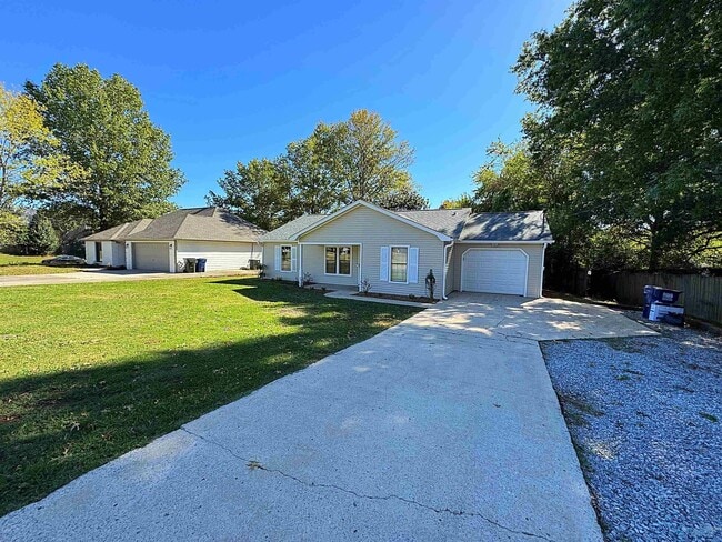 Photo - 103 Whisperwood Ln