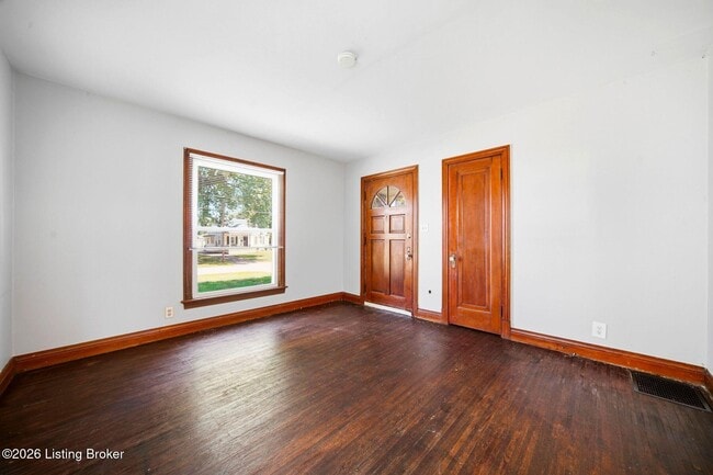 1050 Oakwood Ave