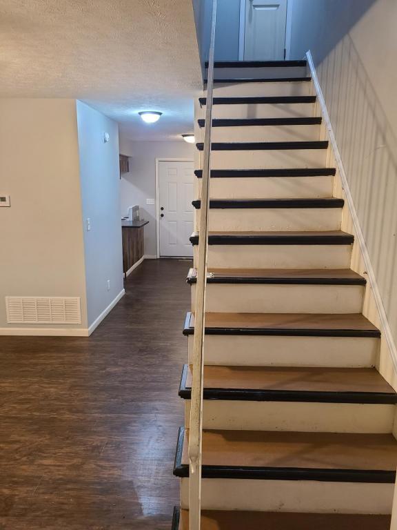 Photo - 1707 Kings Mill Ct