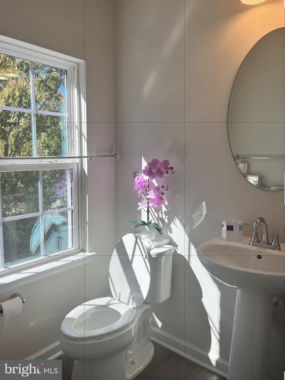 Photo - 7977 Independence Dr