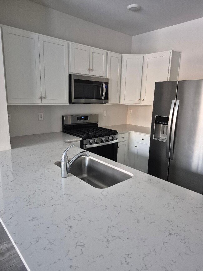Photo - 325 Mazzeo Dr