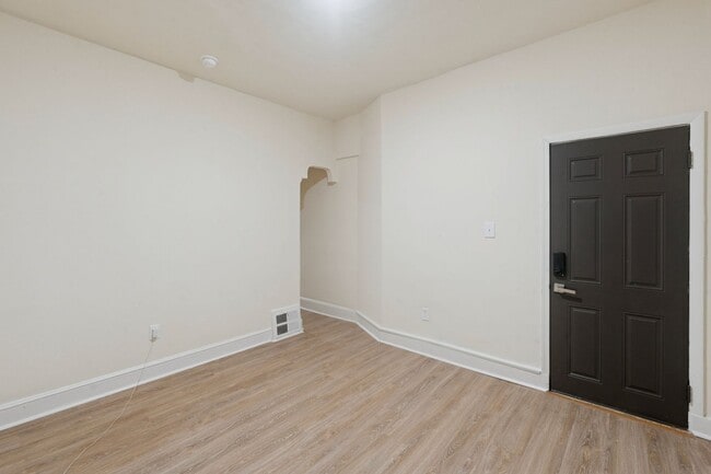 Photo - 5532 N Lawrence St Unit 1