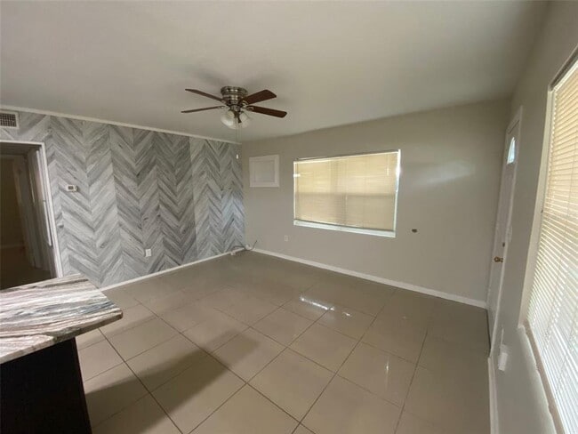 Photo - 2605 Pembrook Dr