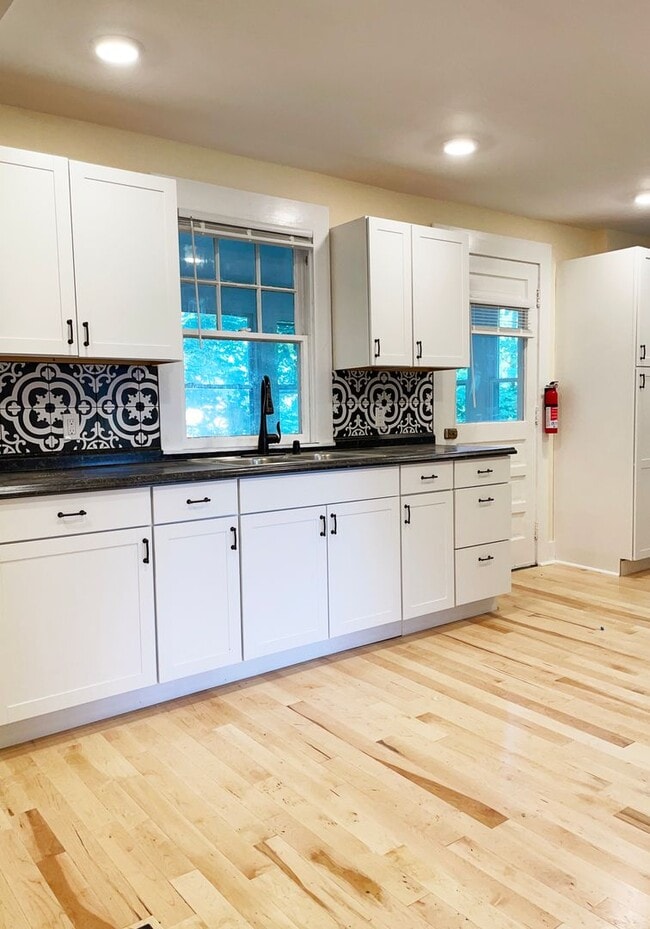 Photo - 207 S Union St Unidad 207 1/2 South Union St #2