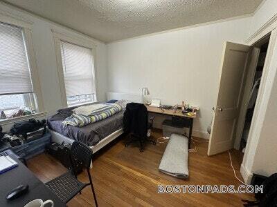 Building Photo - 143 Park Dr