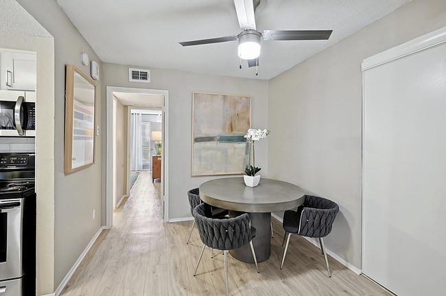 Photo - Lexington Apartment Homes