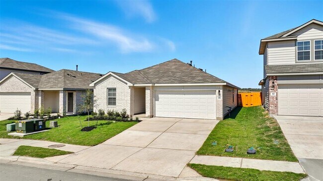 Photo - 445 Mustang Dr