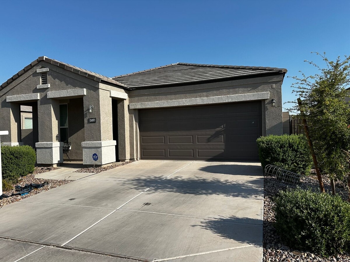 Photo - Beautiful Newer 4 Bedroom 3 Bathroom Anthem at Merrill Ranch Home!