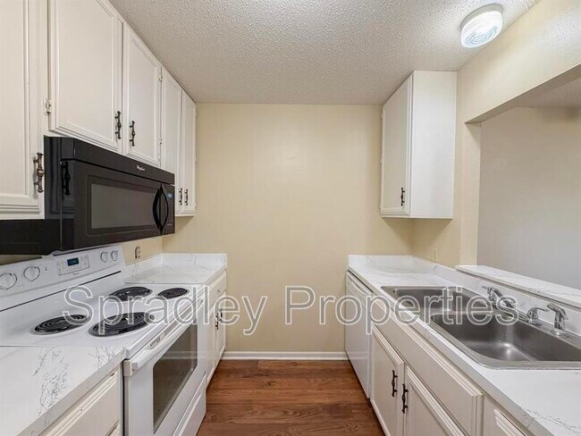 Photo - 3705 Ivanhoe Dr