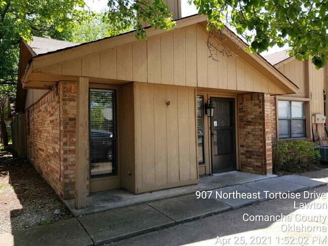 Building Photo - 907 NE Tortoise Dr Rental