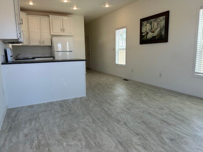 925 N Plaza Dr