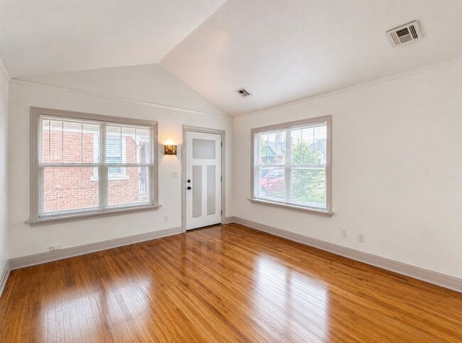 Photo - 941 East Dr