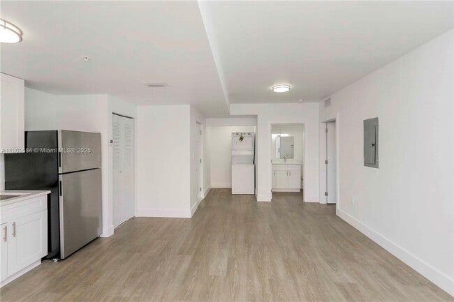Photo - 1620 NW 18th St Unidad 106