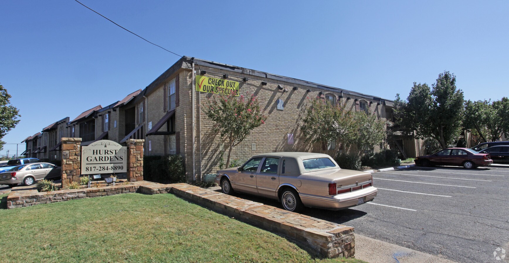 Hurst Gardens - Hurst Gardens