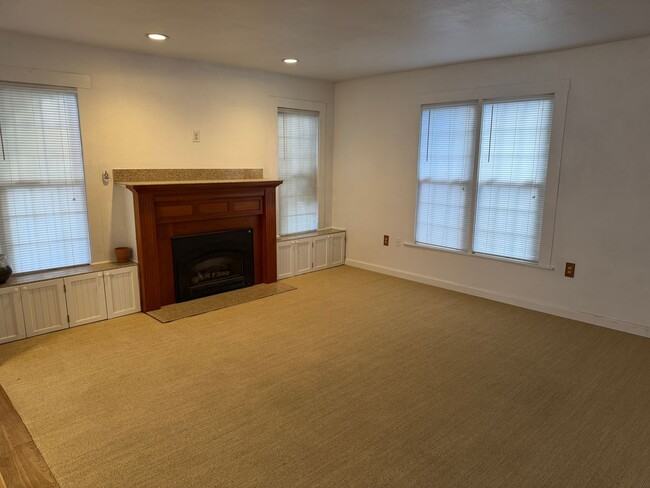 Photo - Beautiful 4-Bedroom Home on a Private, Tre...