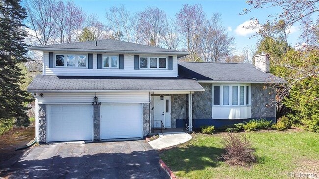 Building Photo - House