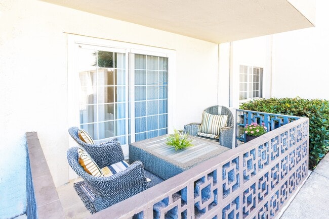 Photo - Courtyard Apartments