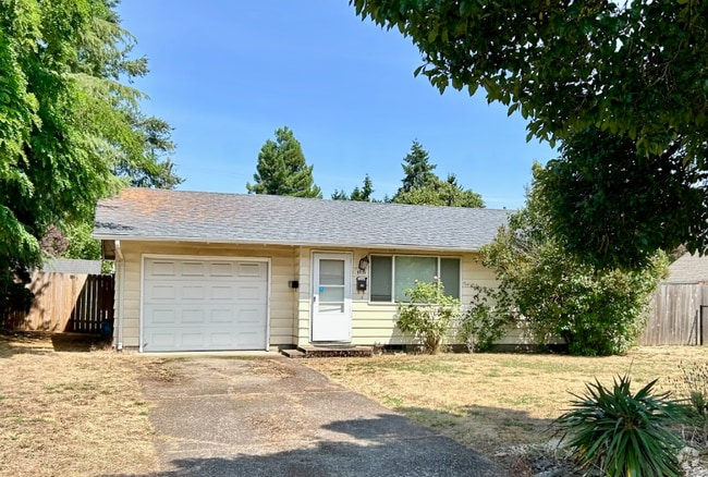 Building Photo - 1431 Mill St Rental