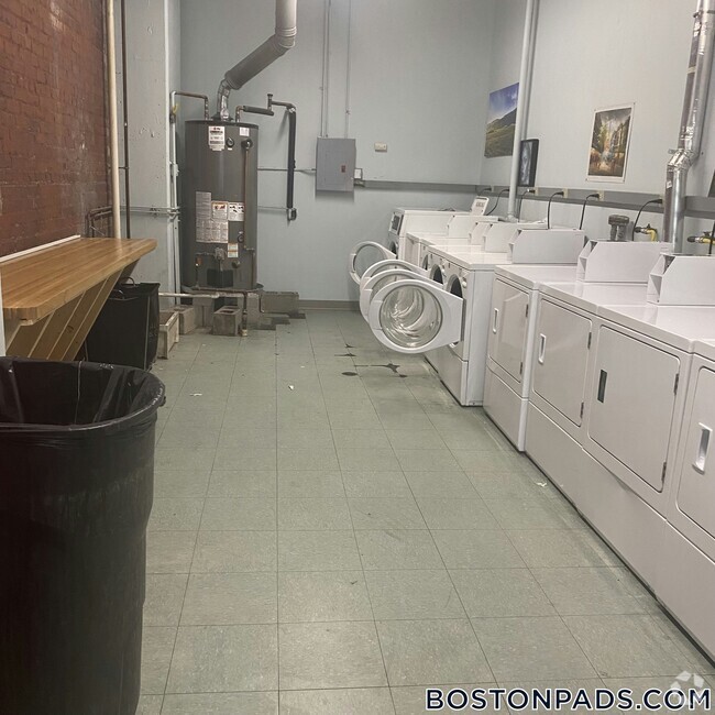 Building Photo - 61 Brookline Ave Unit 213 Rental