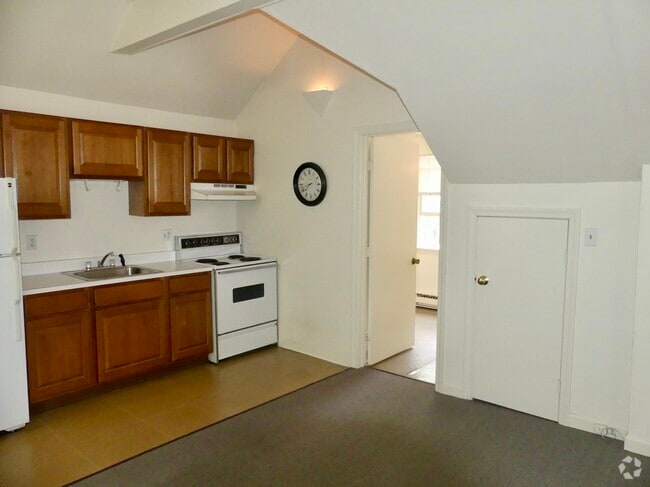 Building Photo - 62 Main St Rental