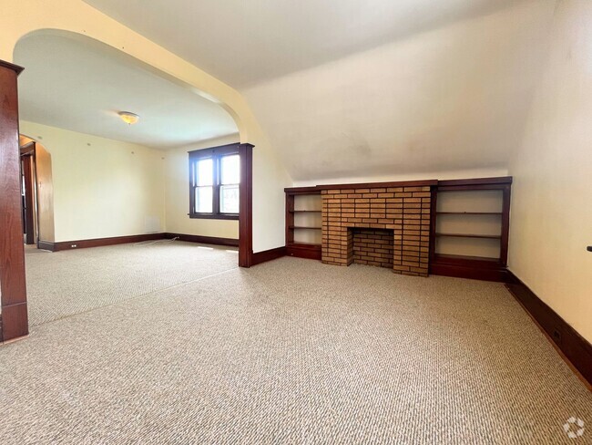 Building Photo - 253 Shirley Ave Unit 2- Upper Rental