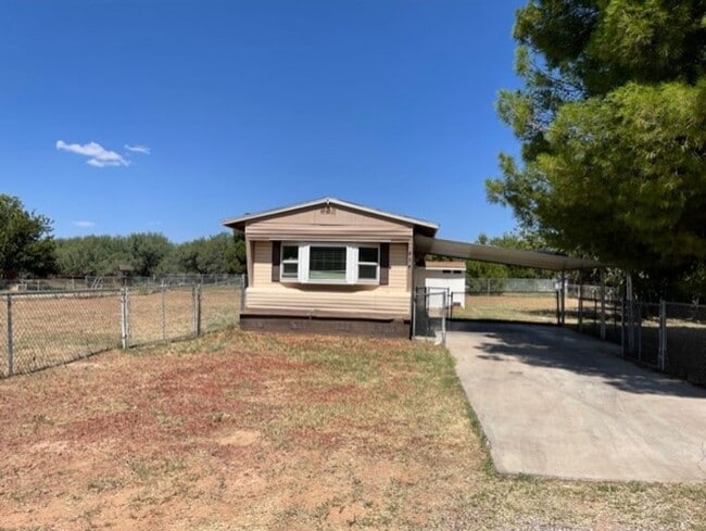 Building Photo - 2 Bedroom In Bridgeport on .36 of an acre-... Rental