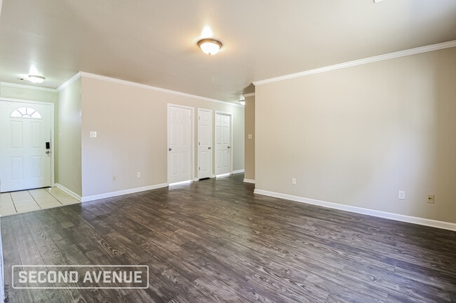Photo - 203 Glenn Oak Dr
