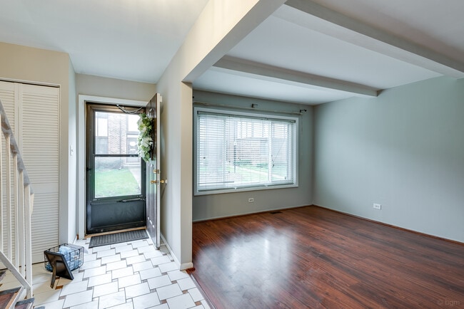 Photo - 18W269 Kirkland Ln