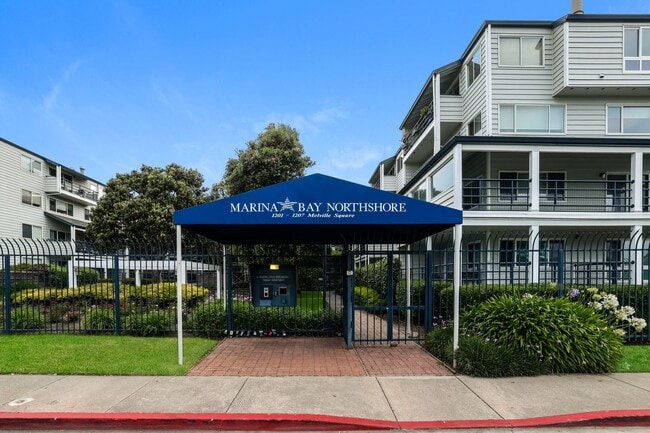 Building Photo - 2 Bedroom Condo in Highly Desirable Richmond Marina Bay! Unit 212