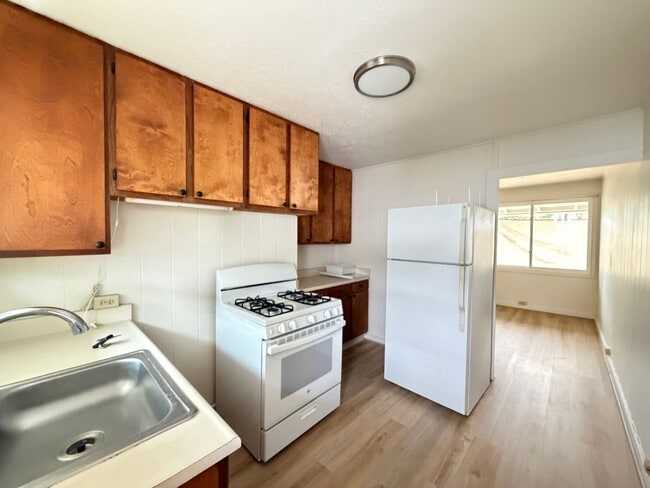 Photo - Island Living in the Heart of Waikiki – 2 Bed, 1 Bath with Parking! Unit A4