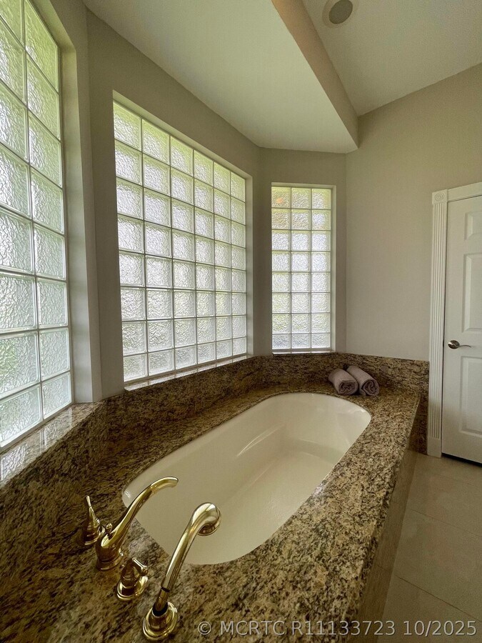 Photo - 15590 Hawker Ln