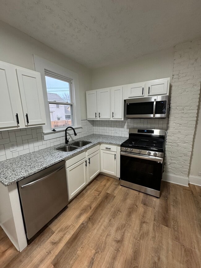 Photo - 284 E Hudson St