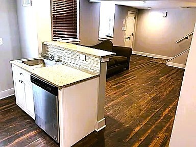 Photo - 101 Tasker St