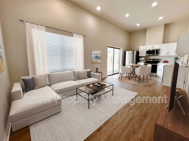 1215 Claude Rd