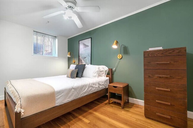 Photo - 542 Beacon St