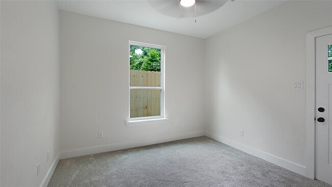Photo - 1313 Knight St
