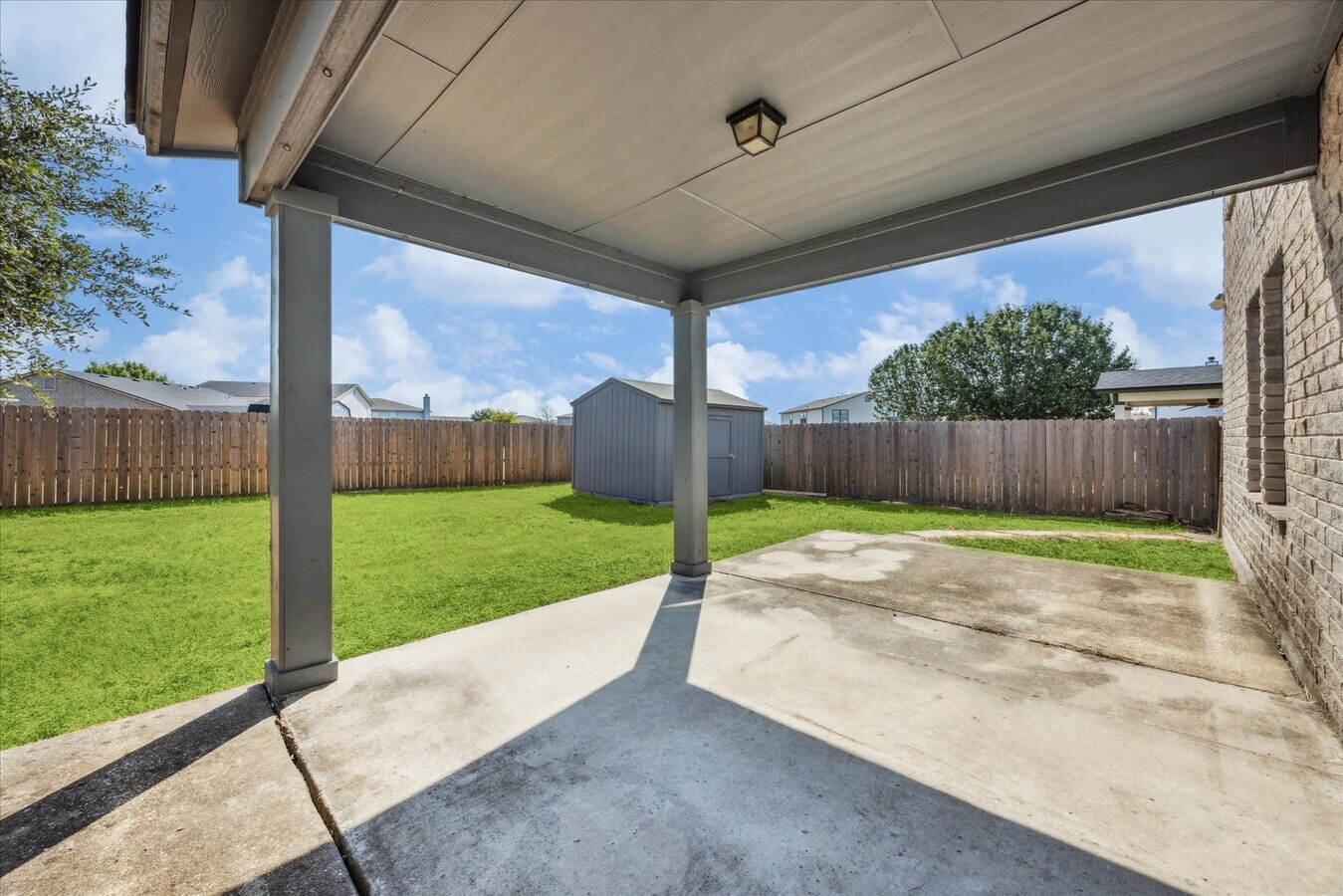 Photo - 668 NW Crossing Dr