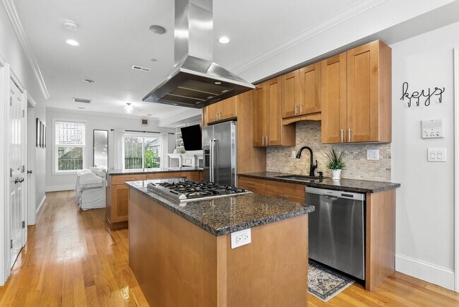 Photo - 180 Gold St Unit 5