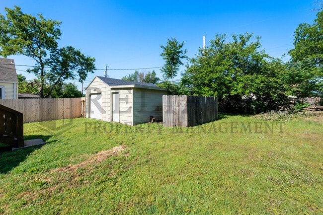 Photo - 1735 S Dodge Ave
