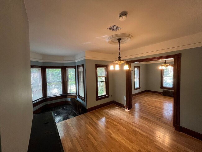 Photo - Varsity Management Unit 01