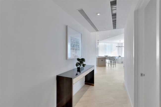 Photo - 525 N Fort Lauderdale Beach Blvd Unidad 2003