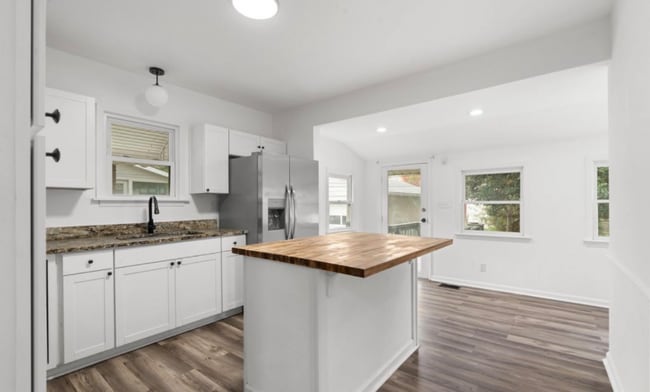 Photo - 2416 Sherry Rd