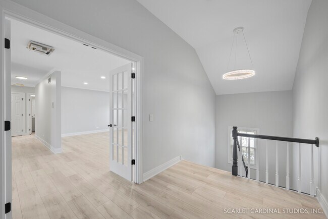 Foyer - 498 River Bend Rd Unidad B