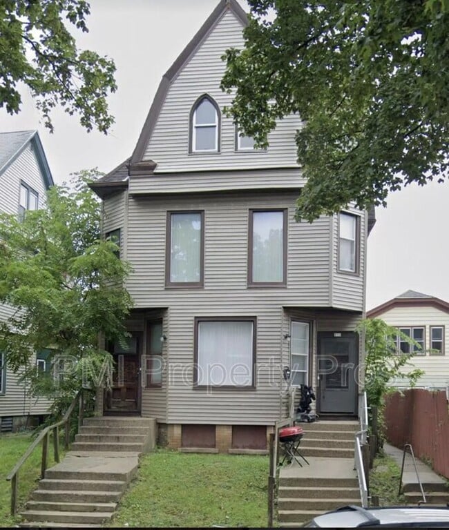 816 W Scott St Lower Front - 816 W Scott St Lower Front Condo Unit Milwaukee