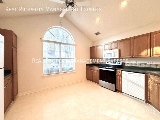 Photo - 5908 Moose Ln