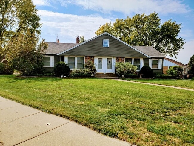 Photo - 1706 Ford Pkwy House