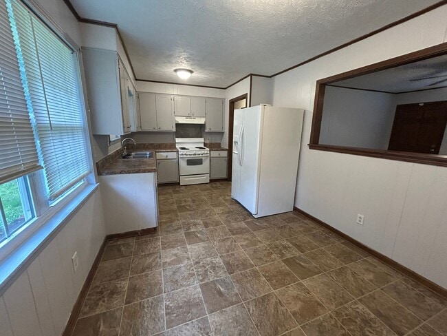 Photo - 610 Cottonwood Dr