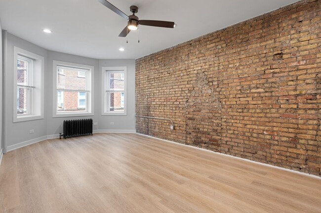 Building Photo - 7383 N Damen Ave Unit 1e Rental